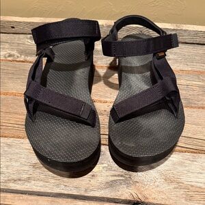 Teva platform Black Strappy Sandals size 9 worn once